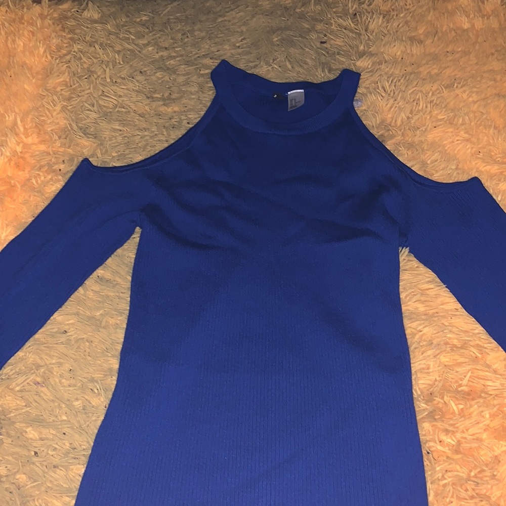 Blue cut out shoulder long sleeve shirt. Literally new! Size medium.